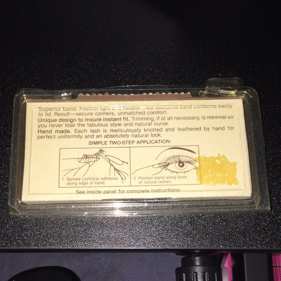 False eyelashes - Picture 2 of 2